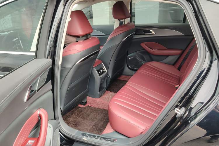 Used Hongqi H5 2024 2.0T Automatic Smart Connect Flagship Edition Interior 2