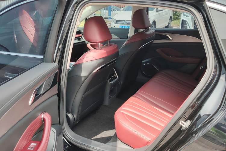 Used Hongqi H5 2024 2.0T Automatic Smart Connect Flagship Edition Interior 3