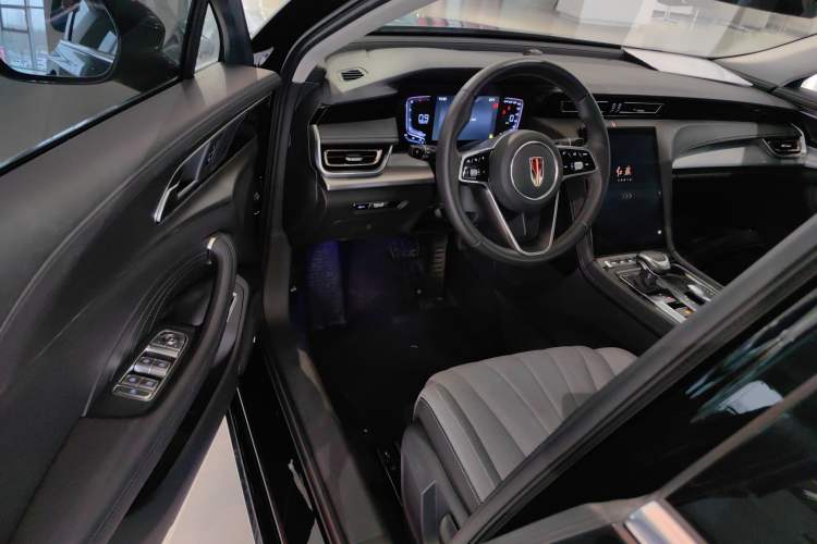 Used Hongqi H5 2024 1.5T DCT Smart Connect Flagship Edition Interior 3