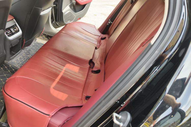 Used Hongqi H5 2024 2.0T Automatic Smart Connect Flagship Edition Interior 4
