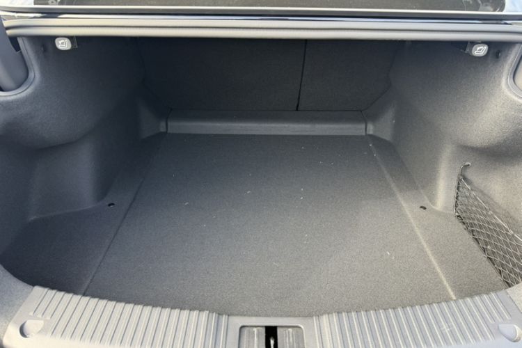 Used Hongqi H5 2024 1.5T DCT Smart Connect Flagship Edition Interior 4