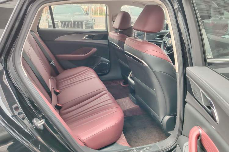 Used Hongqi H5 2024 2.0T Automatic Smart Connect Flagship Edition Interior 4