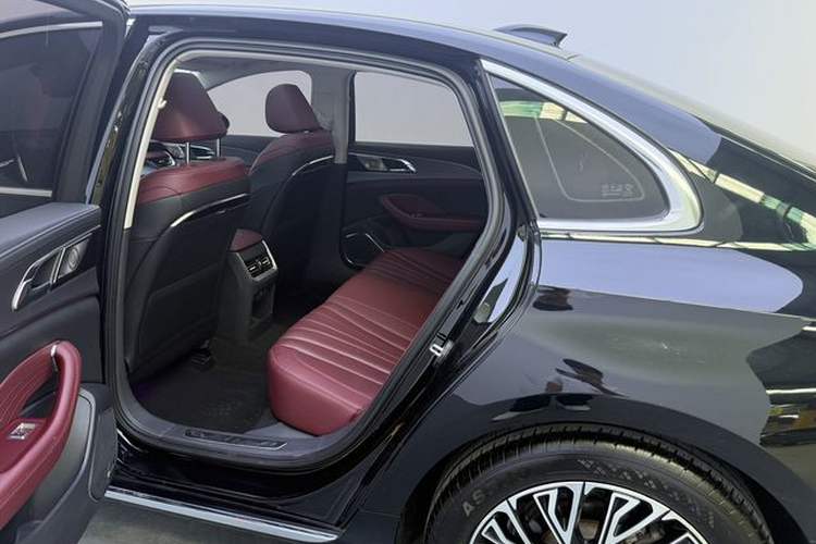 Used Hongqi H5 2024 2.0T Automatic Smart Connect Flagship Edition Interior 4