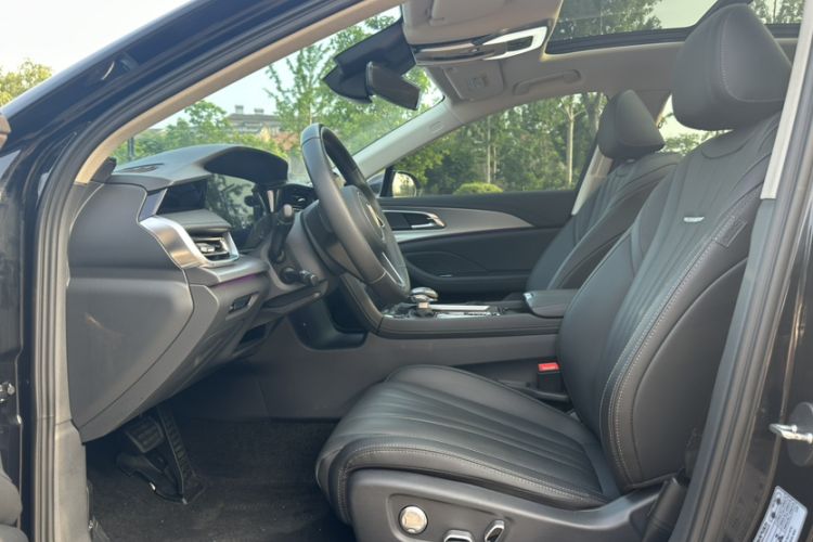 Used Hongqi H5 2024 2.0T Automatic Smart Connect Flagship Edition Interior 5