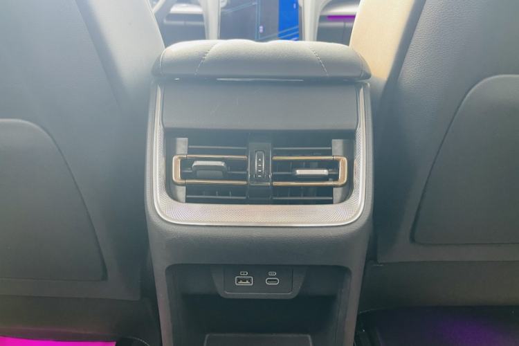 Used Hongqi H5 2024 2.0T Automatic Smart Connect Flagship Edition Interior 5