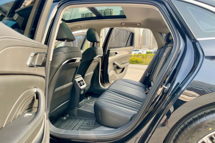 Used Hongqi H5 2024 1.5T DCT Smart Connect Flagship Edition Interior 5
