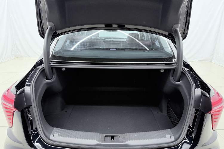 Used Hongqi H5 2024 2.0T Automatic Smart Connect Flagship Edition Interior 7