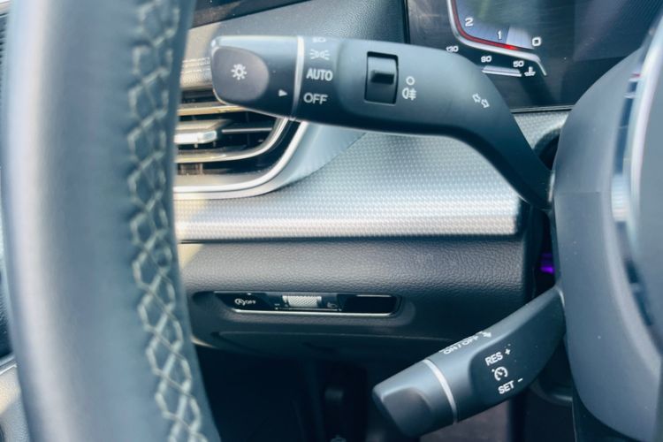 Used Hongqi H5 2024 1.5T DCT Smart Connect Flagship Edition Interior 8