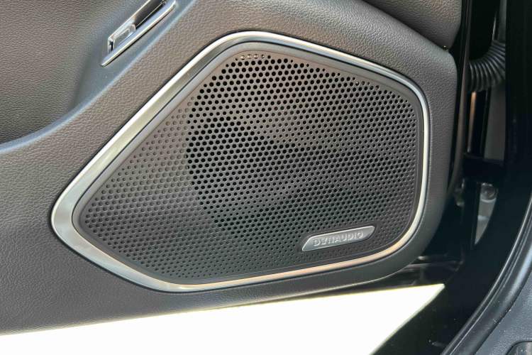 Used Hongqi H5 2024 2.0T Automatic Smart Connect Flagship Edition Interior 9