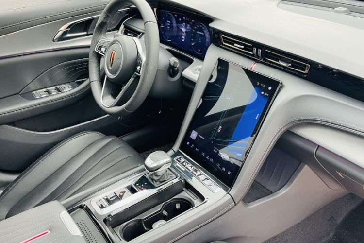 Used Hongqi H5 2024 2.0T Automatic Smart Connect Flagship Edition Interior 9