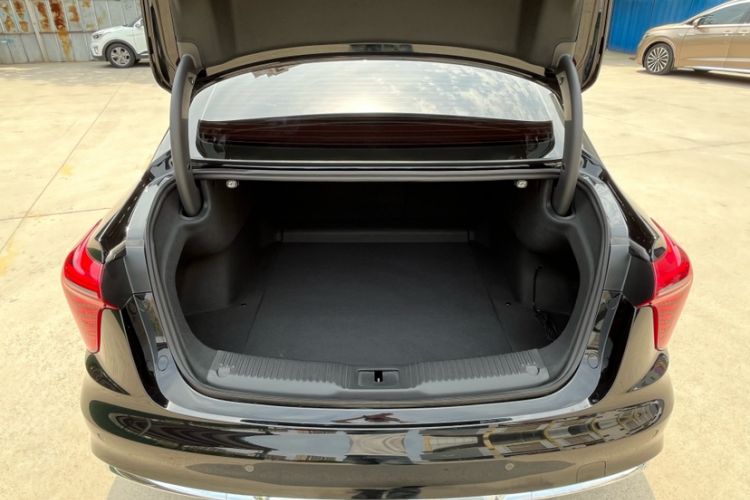 Used Hongqi H5 2024 2.0T Automatic Smart Connect Flagship Edition Interior 9
