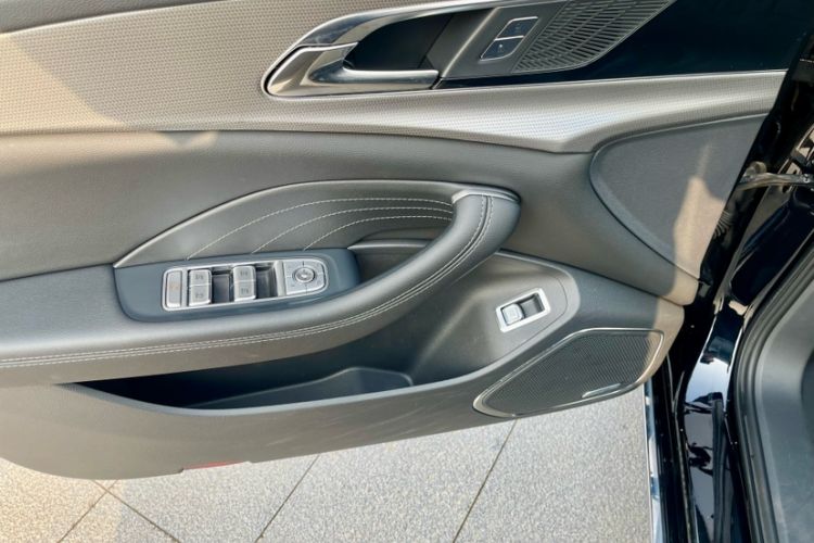 Used Hongqi H5 2024 1.5T DCT Smart Connect Flagship Edition Interior 9