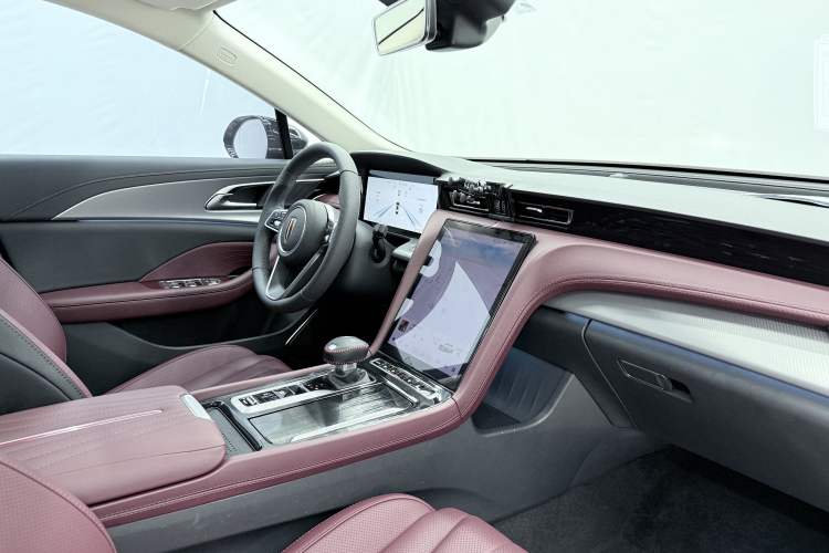 Used Hongqi H5 2024 2.0T Automatic Smart Connect Flagship Edition Interior 9