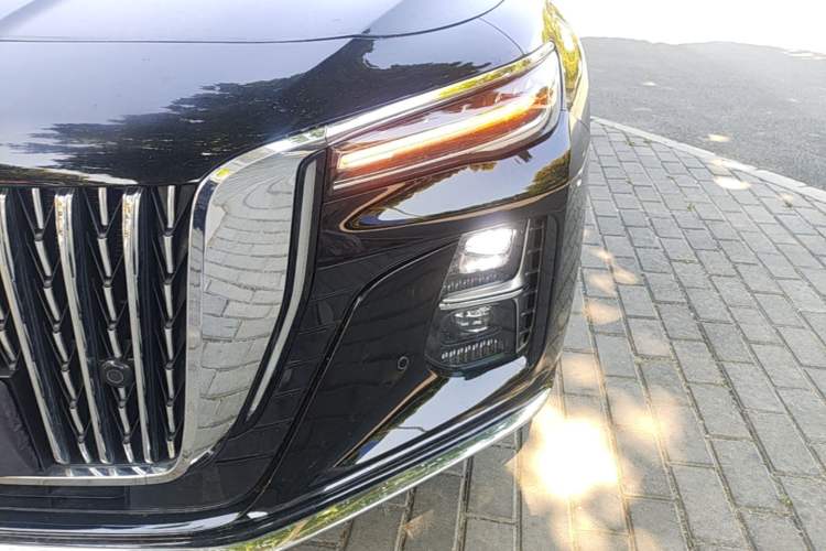 Used Hongqi H5 2024 2.0T Automatic Smart Connect Flagship Edition Left Front Headlight