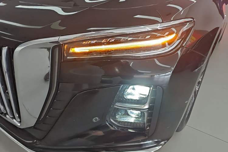 Used Hongqi H5 2024 2.0T Automatic Smart Connect Flagship Edition Left Front Headlight