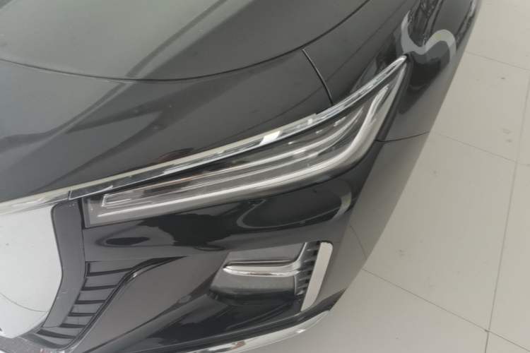 Used Hongqi H5 2024 2.0T Automatic Smart Connect Flagship Edition Left Front Headlight