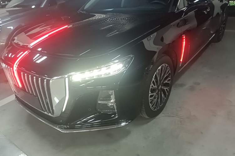 Used Hongqi H5 2024 2.0T Automatic Smart Connect Flagship Edition Left Front Headlight