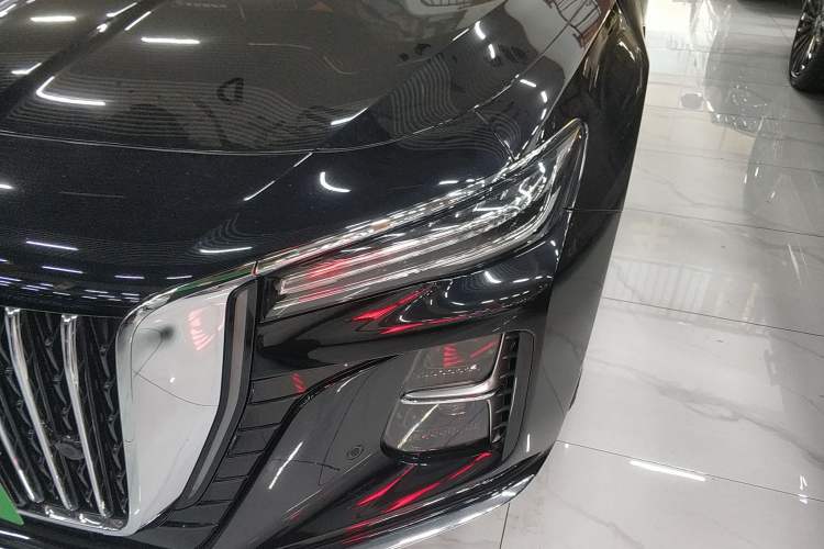Used Hongqi H5 2024 2.0T Automatic Smart Connect Flagship Edition Left Front Headlight