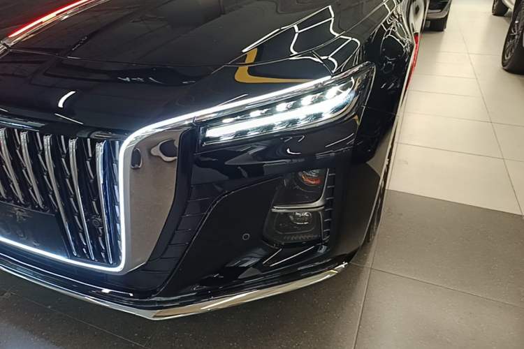 Used Hongqi H5 2024 2.0T Automatic Smart Connect Flagship Edition Left Front Headlight
