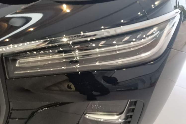 Used Hongqi H5 2024 2.0T Automatic Smart Connect Flagship Edition Left Front Headlight