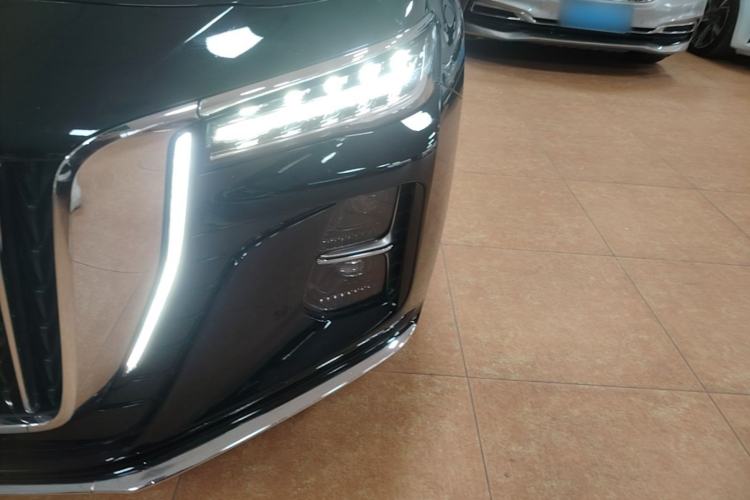 Used Hongqi H5 2024 2.0T Automatic Smart Connect Flagship Edition Left Front Headlight