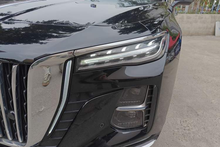 Used Hongqi H5 2024 2.0T Automatic Smart Connect Flagship Edition Left Front Headlight