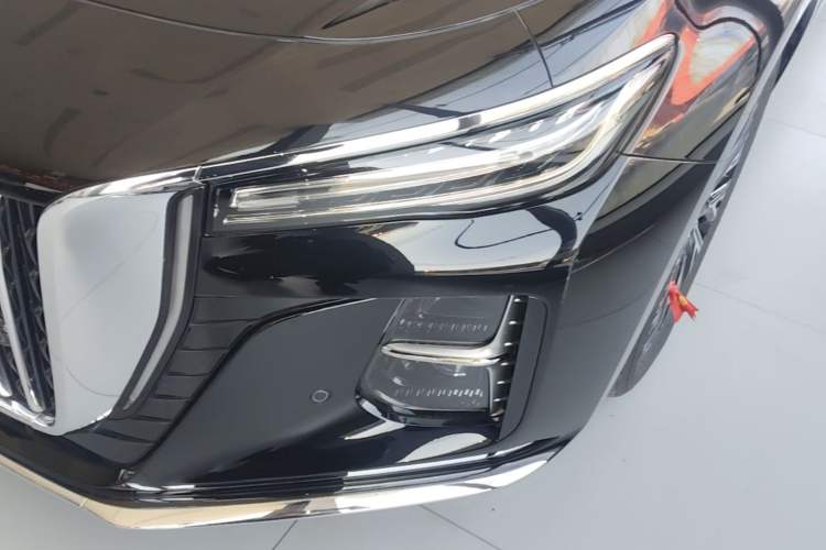 Used Hongqi H5 2024 2.0T Automatic Smart Connect Flagship Edition Left Front Headlight