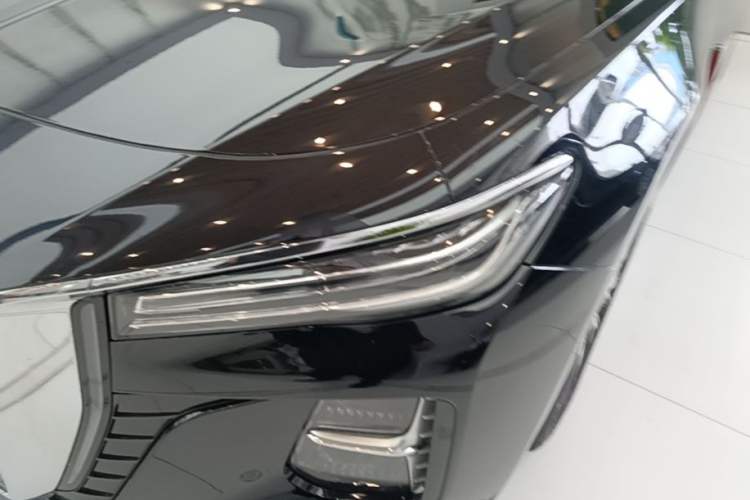 Used Hongqi H5 2024 2.0T Automatic Smart Connect Flagship Edition Left Front Headlight