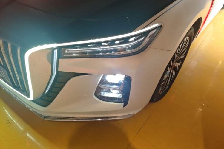 Used Hongqi H5 2024 2.0T Automatic Smart Connect Flagship Edition Left Front Headlight