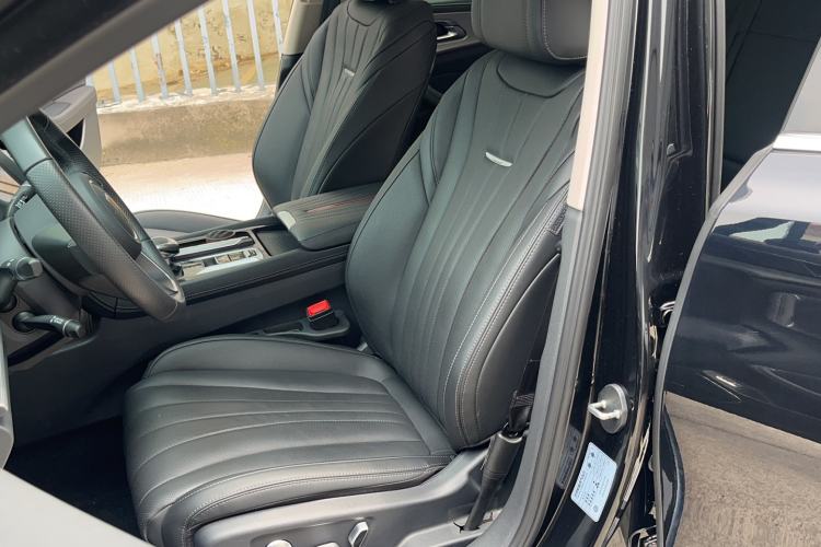 Used Hongqi H5 2024 2.0T Automatic Smart Connect Flagship Edition Left Front Seat