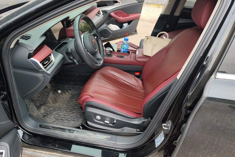 Used Hongqi H5 2024 2.0T Automatic Smart Connect Flagship Edition Left Front Seat