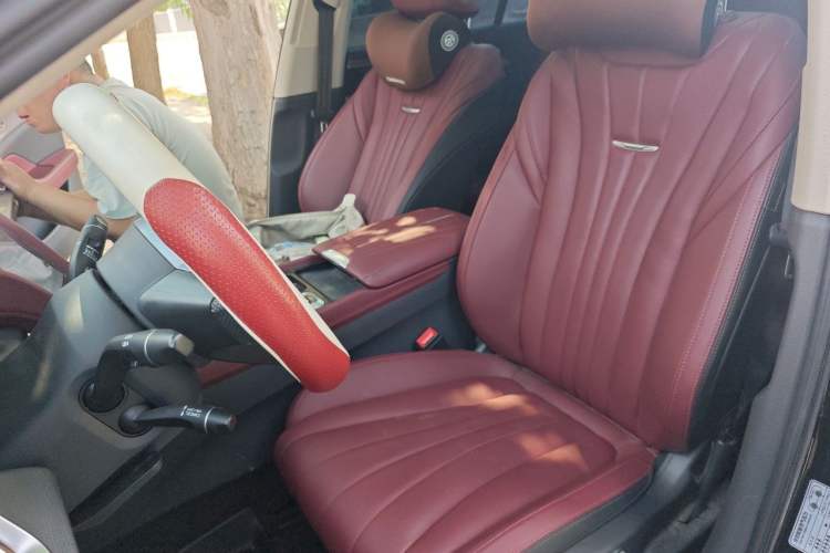 Used Hongqi H5 2024 2.0T Automatic Smart Connect Flagship Edition Left Front Seat