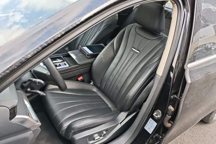 Used Hongqi H5 2024 1.5T DCT Smart Connect Flagship Edition Left Front Seat