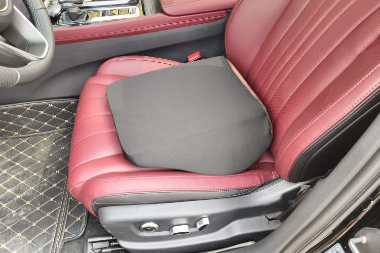 Used Hongqi H5 2024 2.0T Automatic Smart Connect Flagship Edition Left Front Seat