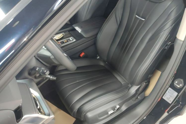 Used Hongqi H5 2024 2.0T Automatic Smart Connect Flagship Edition Left Front Seat