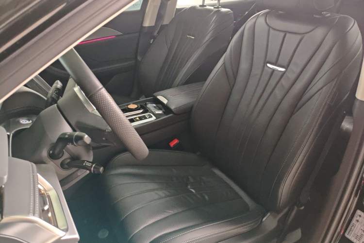 Used Hongqi H5 2024 2.0T Automatic Smart Connect Flagship Edition Left Front Seat