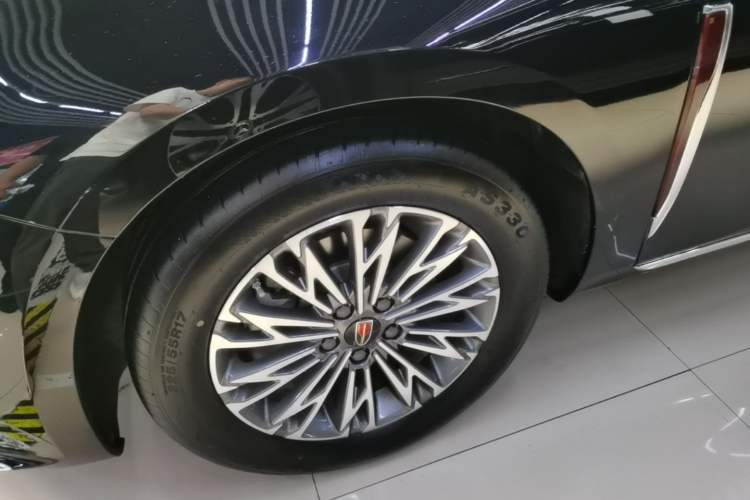 Used Hongqi H5 2024 1.5T DCT Smart Connect Flagship Edition Left Front Wheel Hub