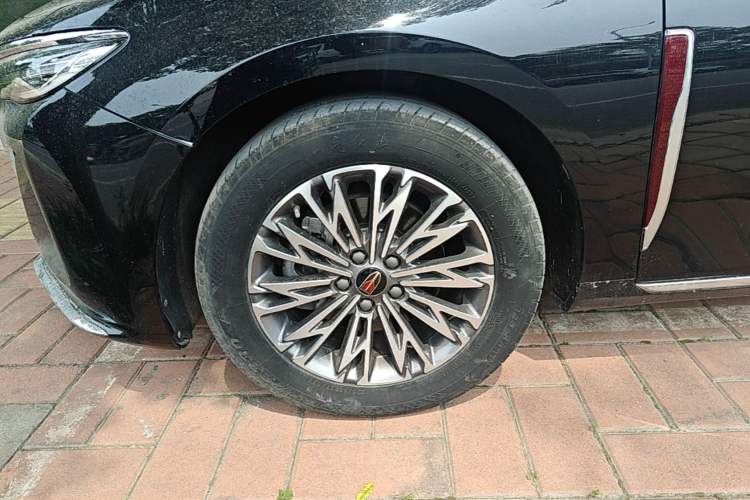 Used Hongqi H5 2024 1.5T DCT Smart Connect Flagship Edition Left Front Wheel Hub