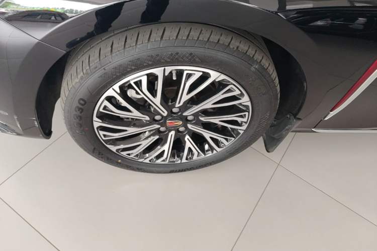 Used Hongqi H5 2024 2.0T Automatic Smart Connect Flagship Edition Left Front Wheel Hub