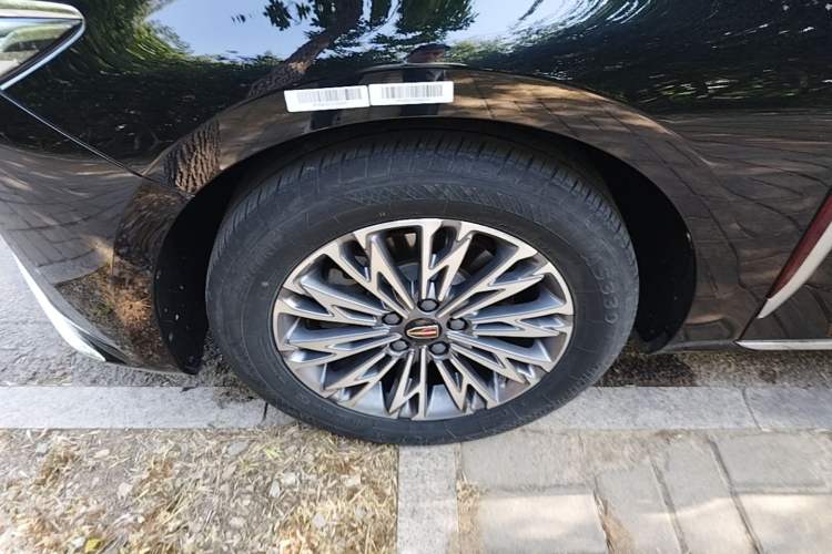 Used Hongqi H5 2024 1.5T DCT Smart Connect Flagship Edition Left Front Wheel Hub