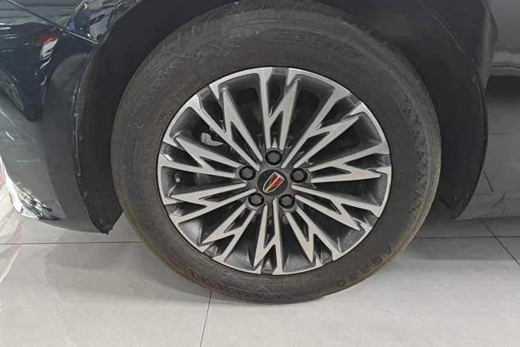 Used Hongqi H5 2024 1.5T DCT Smart Connect Flagship Edition Left Front Wheel Hub