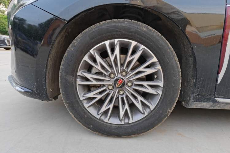 Used Hongqi H5 2024 1.5T DCT Smart Connect Flagship Edition Left Front Wheel Hub