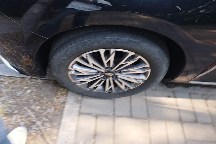 Used Hongqi H5 2024 1.5T DCT Smart Connect Flagship Edition Left Front Wheel Hub