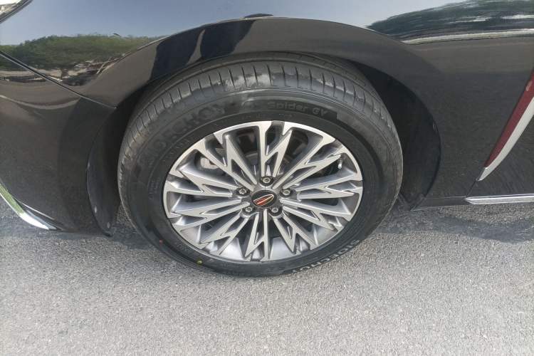 Used Hongqi H5 2024 1.5T DCT Smart Connect Flagship Edition Left Front Wheel Hub