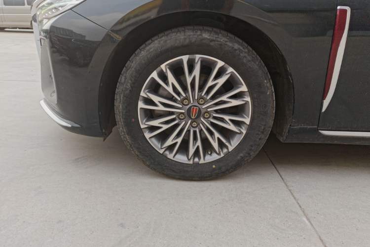Used Hongqi H5 2024 1.5T DCT Smart Connect Flagship Edition Left Front Wheel Hub