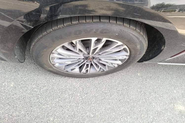 Used Hongqi H5 2024 1.5T DCT Smart Connect Flagship Edition Left Front Wheel Hub