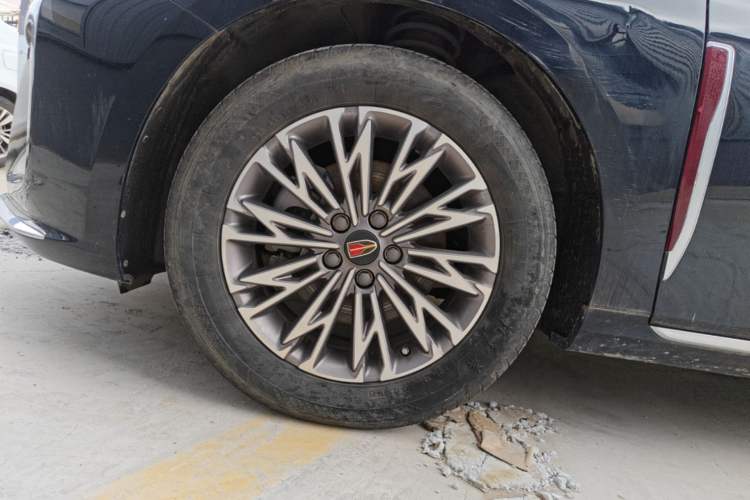 Used Hongqi H5 2024 1.5T DCT Smart Connect Flagship Edition Left Front Wheel Hub