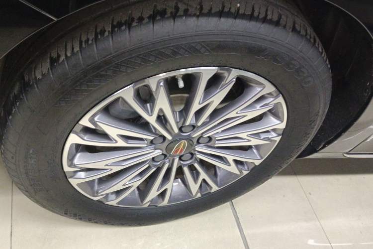 Used Hongqi H5 2024 1.5T DCT Smart Connect Flagship Edition Left Front Wheel Hub