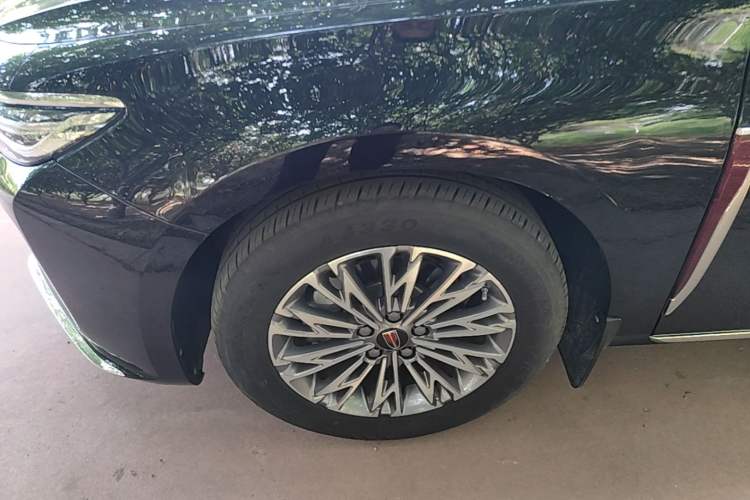 Used Hongqi H5 2024 1.5T DCT Smart Connect Flagship Edition Left Front Wheel Hub