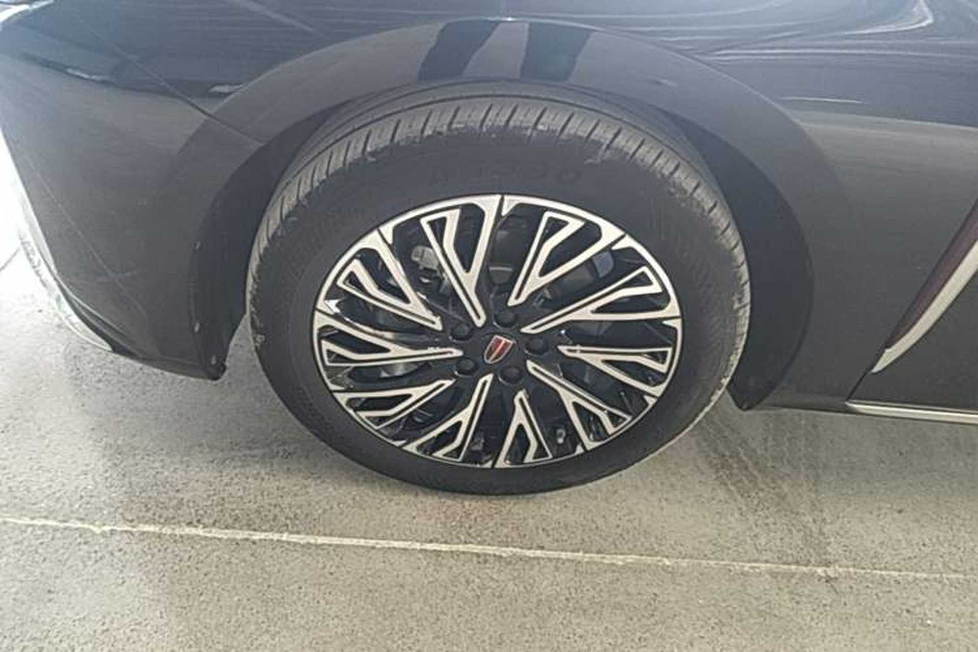 Used Hongqi H5 2024 2.0T Automatic Smart Connect Flagship Edition Left Front Wheel Hub